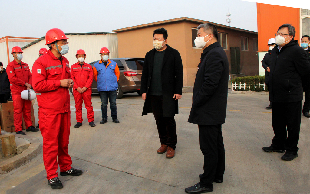 市委常委、副市長賈剛一行來潔晶檢查安全生產(chǎn)工作