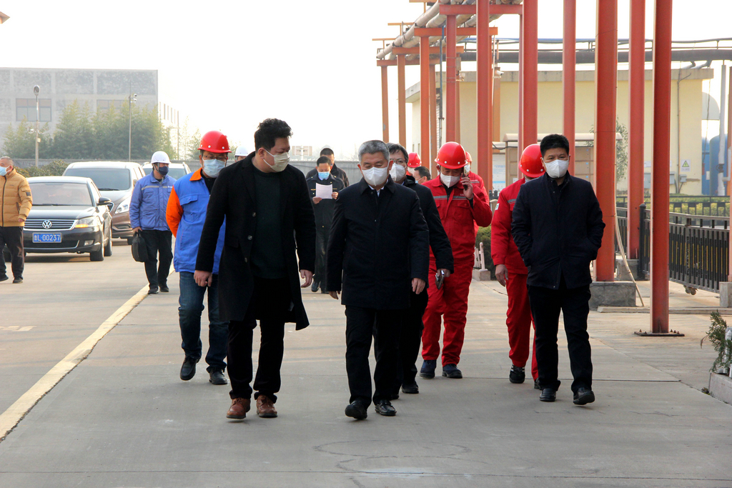市委常委、副市長賈剛一行來潔晶檢查安全生產(chǎn)工作