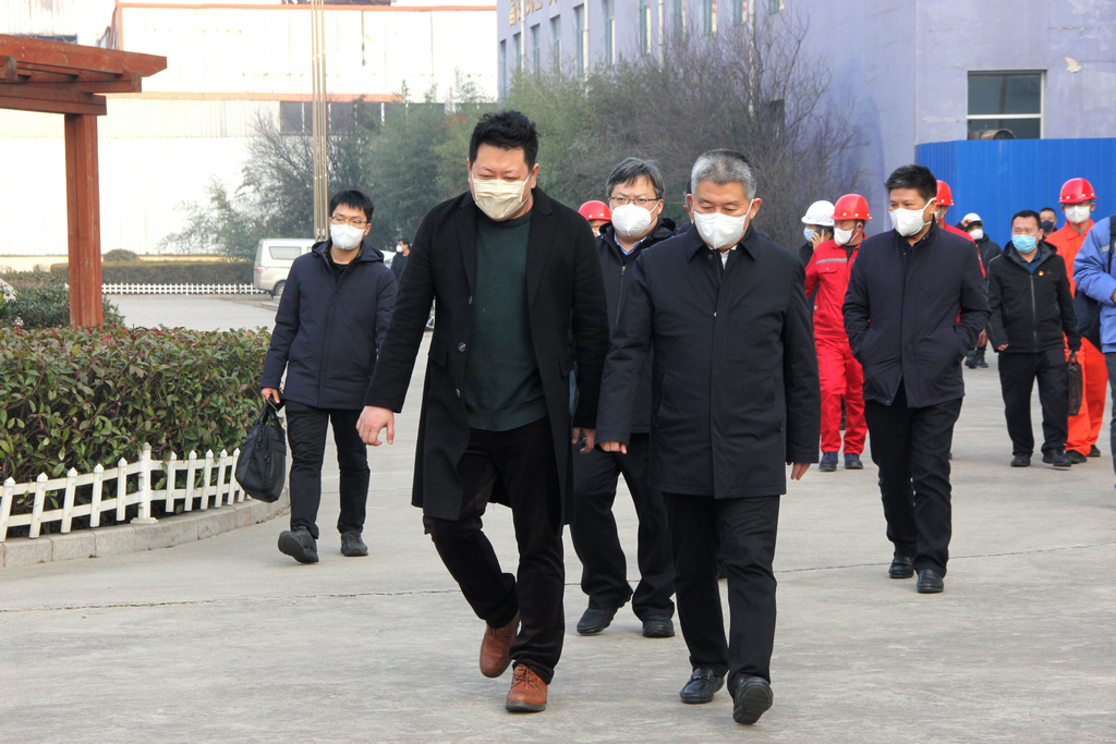 市委常委、副市長賈剛一行來潔晶檢查安全生產(chǎn)工作