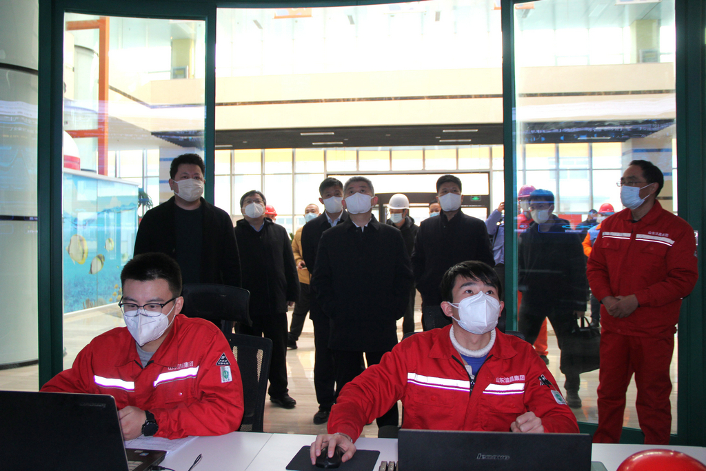 市委常委、副市長賈剛一行來潔晶檢查安全生產(chǎn)工作